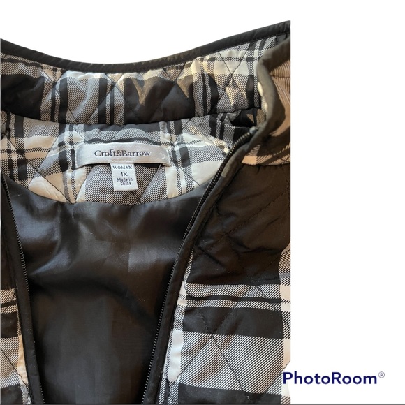 SOLD.   SOLDCroft & Barrow black and white vest - Picture 7 of 14